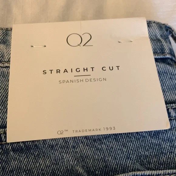NWT Q2 Straight Leg Womens Cuffed Jean - size 10 - Picture 6 of 14
